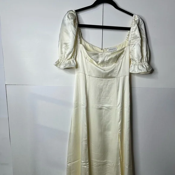 WE WORE WHAT Puff Sleeve Midi Dress - Picture 4 of 10